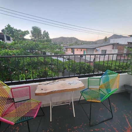 Lovely Studio Apartment With Balcony Ac & Wi-Fi, Minutes From Downtown! Zihuatanejo Extérieur photo