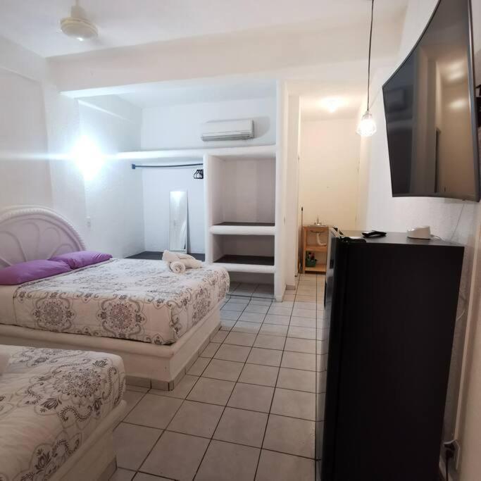 Lovely Studio Apartment With Balcony Ac & Wi-Fi, Minutes From Downtown! Zihuatanejo Extérieur photo