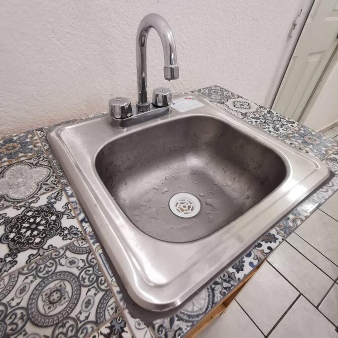 Lovely Studio Apartment With Balcony Ac & Wi-Fi, Minutes From Downtown! Zihuatanejo Extérieur photo