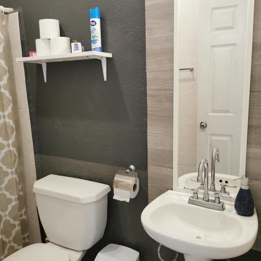 Lovely Studio Apartment With Balcony Ac & Wi-Fi, Minutes From Downtown! Zihuatanejo Extérieur photo