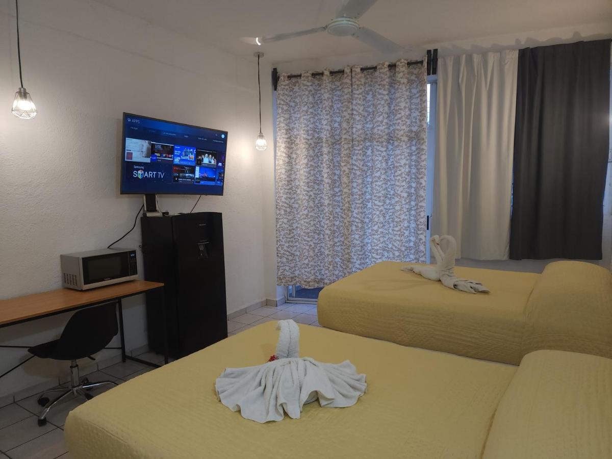 Lovely Studio Apartment With Balcony Ac & Wi-Fi, Minutes From Downtown! Zihuatanejo Extérieur photo